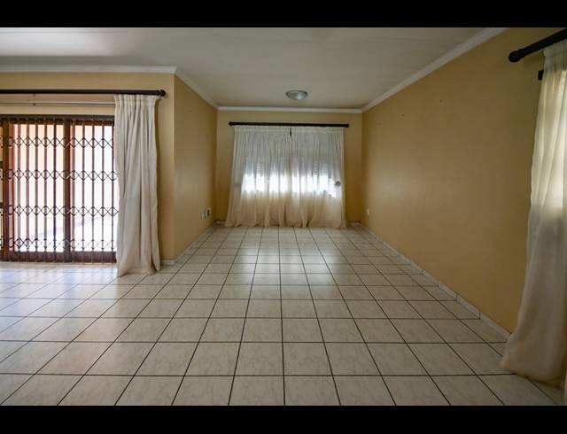 3 BEDROOM DUPLEX FOR SALE IN SARNIA